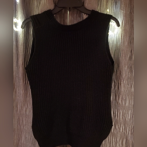 Black vest - Picture 5 of 6